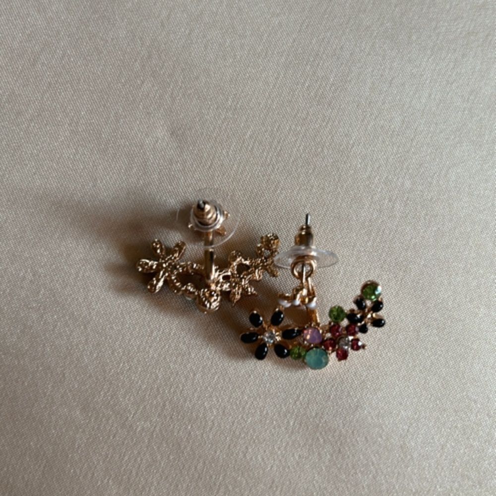 Anthropologie Floral Multicolor Crystal Ear Crawler Earrings - Picture 4 of 5
